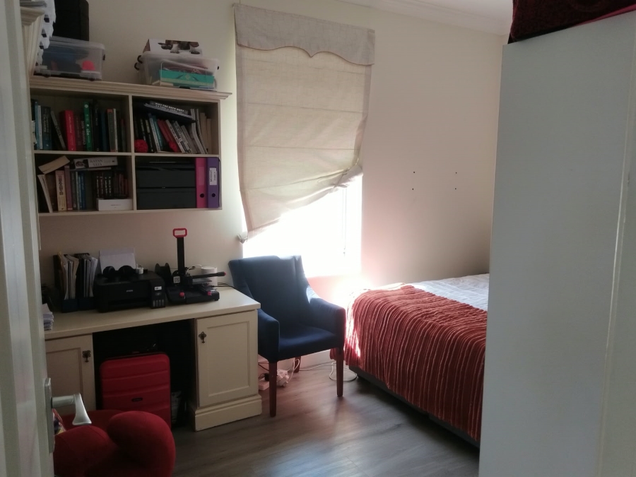 To Let 3 Bedroom Property for Rent in Lake Michelle Western Cape